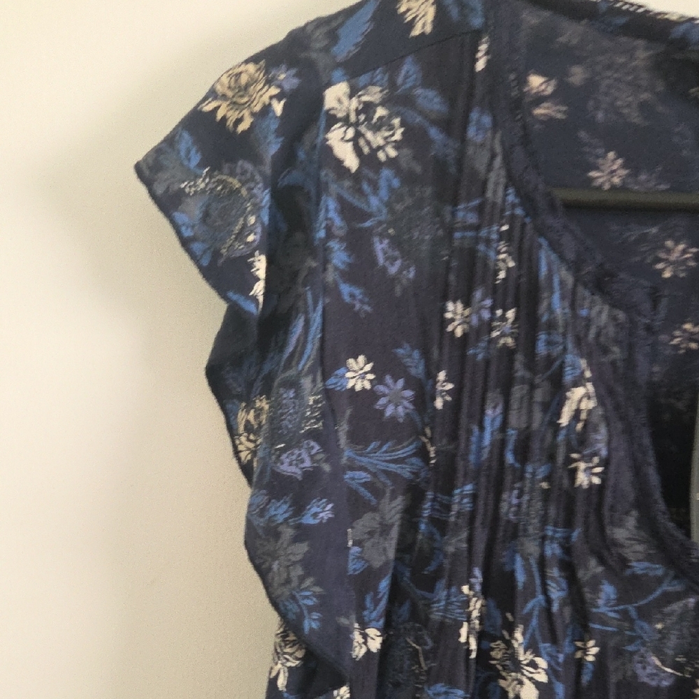 Lucky Brand Navy Floral Blouse - Picture 4 of 8